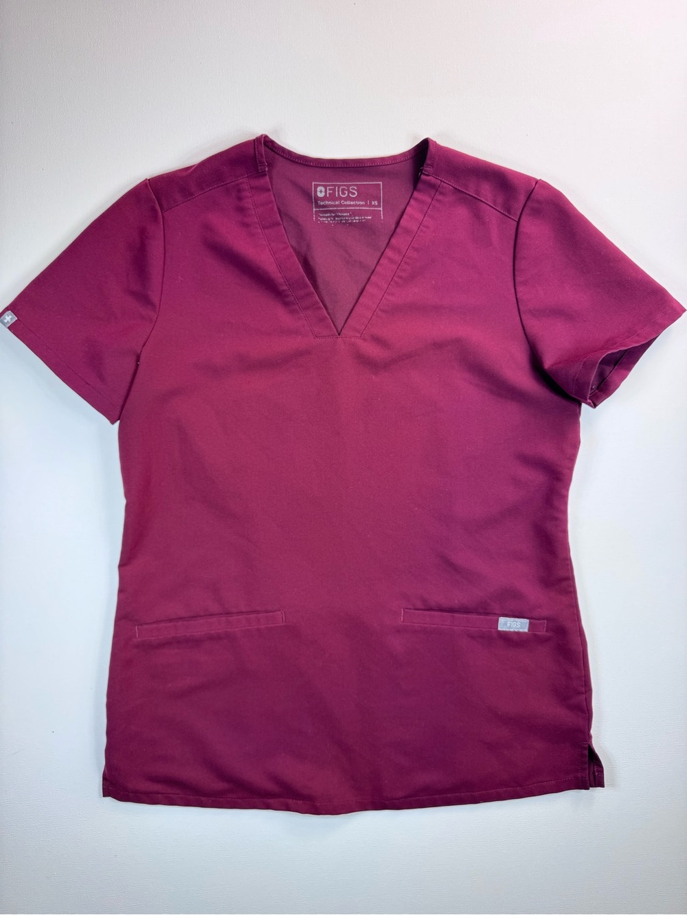 FIGS Women's Technical Collection V Neck Scrub Top Shirt Berry Red Pockets XS